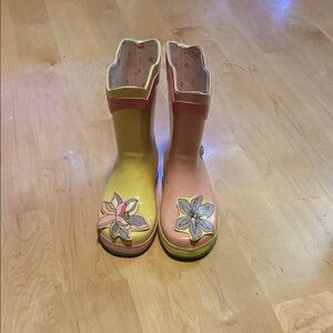 Kidorable Yellow and Pink Rain Boots